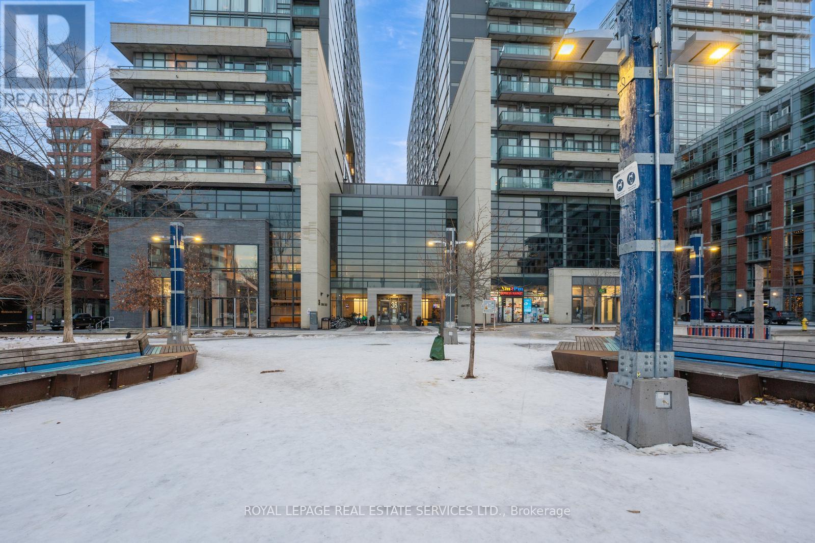 












1003E - 36 LISGAR STREET

,
Toronto,




Ontario
M6J3G2

