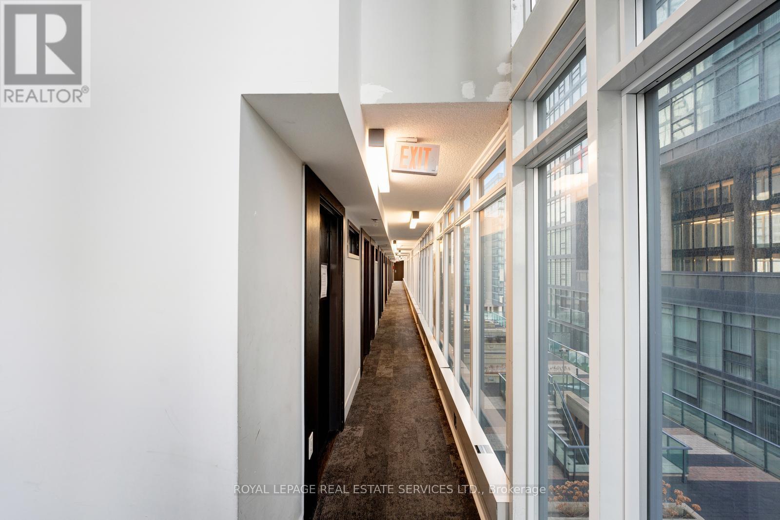 












1003E - 36 LISGAR STREET

,
Toronto,




Ontario
M6J3G2

