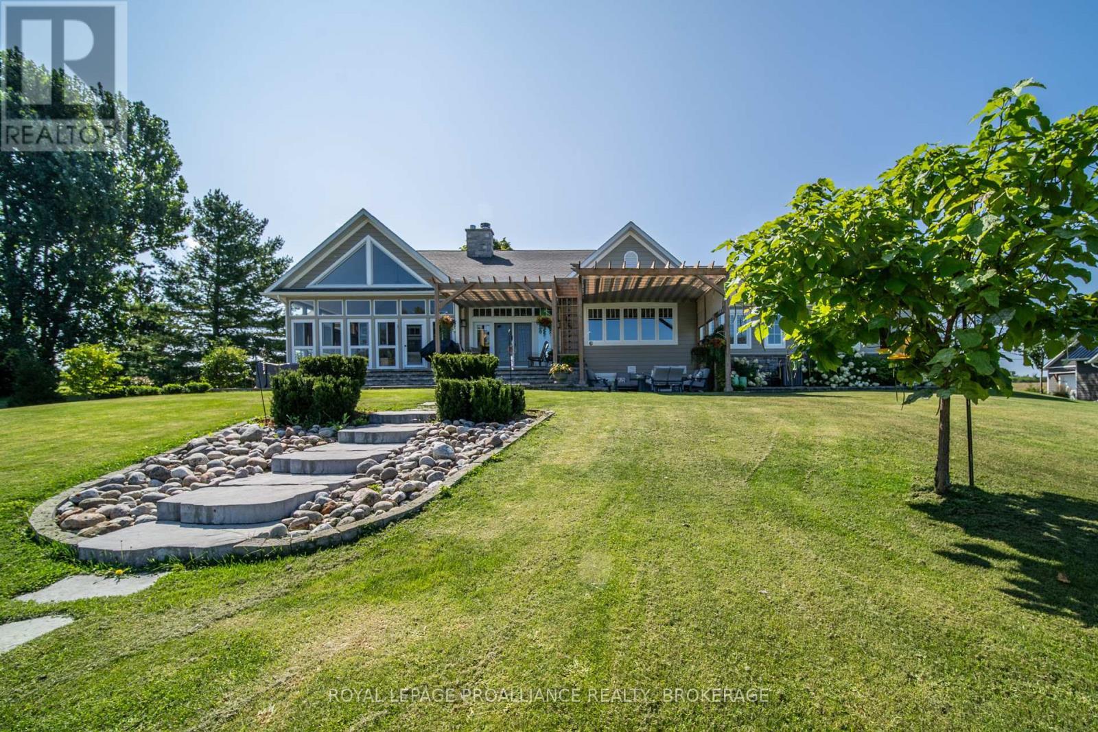 












326 SPITHEAD ROAD

,
Frontenac Islands (The Islands),




Ontario
K7G2V6

