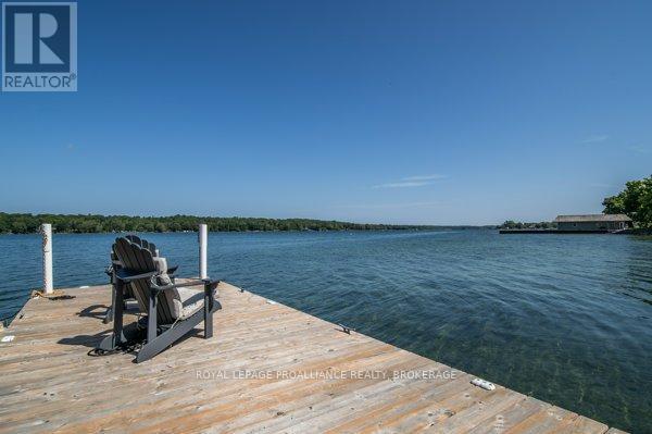 












326 SPITHEAD ROAD

,
Frontenac Islands (The Islands),




Ontario
K7G2V6

