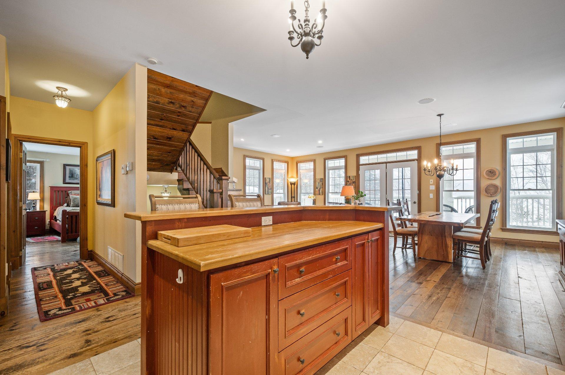 









104


Imp. des Perdrix

,
Mont-Tremblant,




QC
J8E0T2

