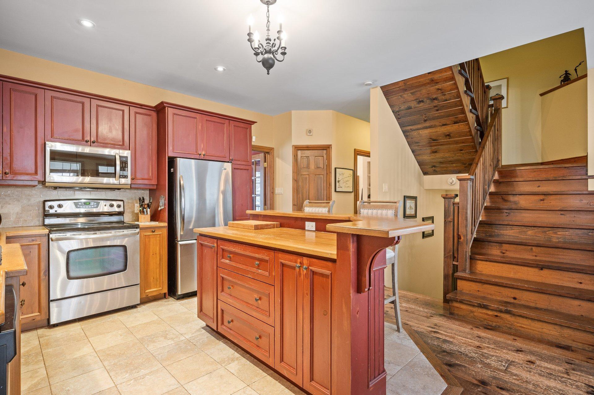 









104


Imp. des Perdrix

,
Mont-Tremblant,




QC
J8E0T2

