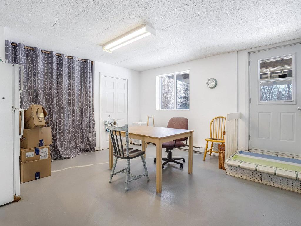 









1017


Rue Loiselle

,
Saint-Jérôme,




QC
J5L1X4

