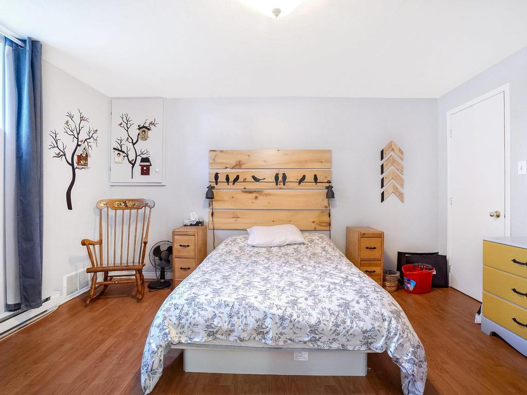 









1017


Rue Loiselle

,
Saint-Jérôme,




QC
J5L1X4

