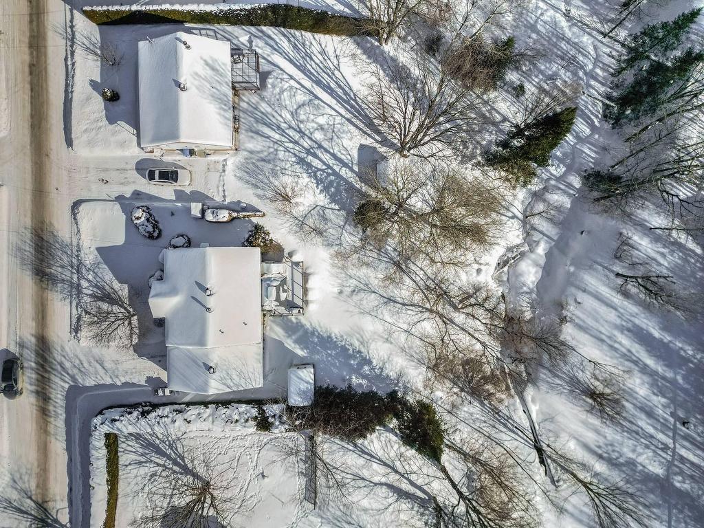 









1017


Rue Loiselle

,
Saint-Jérôme,




QC
J5L1X4

