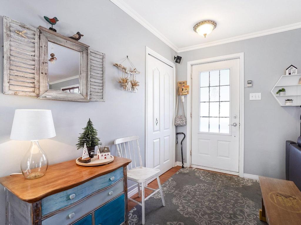









1017


Rue Loiselle

,
Saint-Jérôme,




QC
J5L1X4

