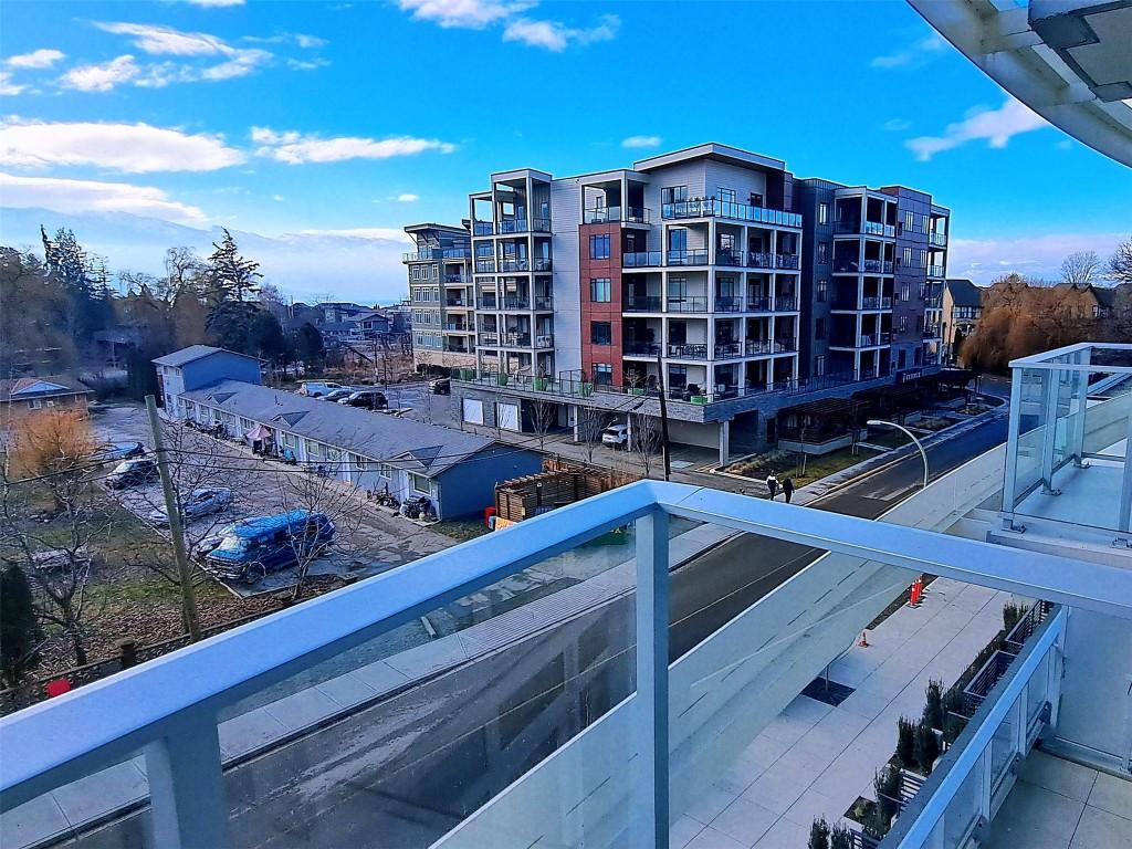 









3699


Capozzi

Road, 401,
Kelowna,




BC
V1W 0G3

