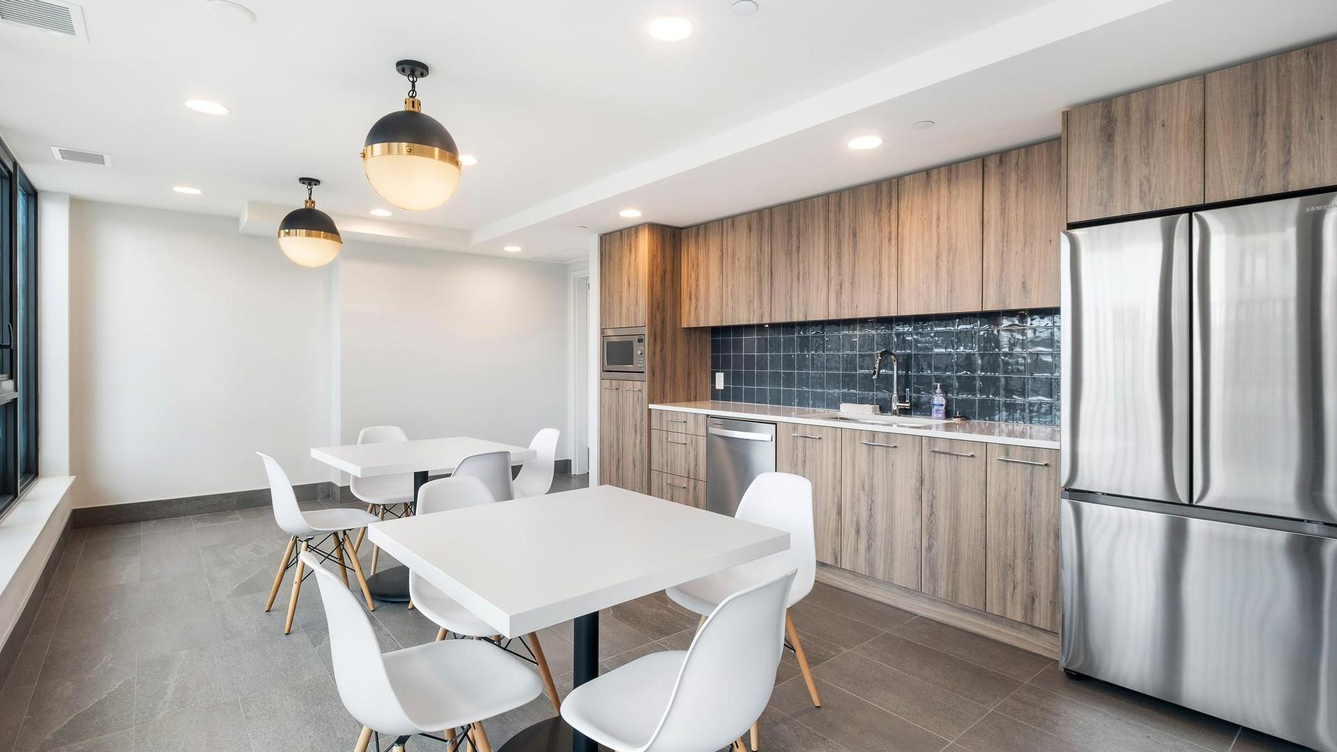 









3699


Capozzi

Road, 401,
Kelowna,




BC
V1W 0G3

