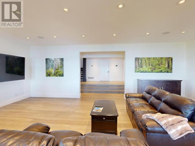 












7495 HIGHWAY 101

,
Powell River,




British Columbia
V8A0R1

