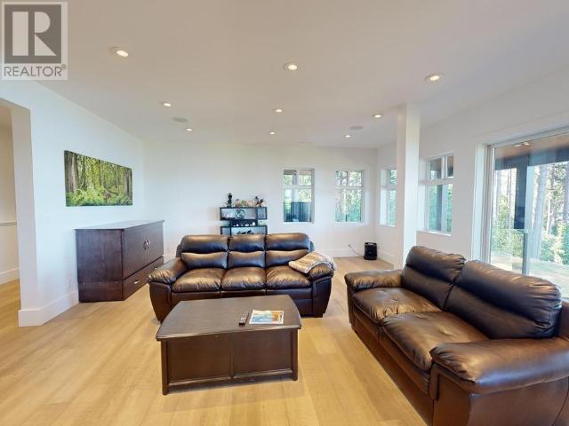 












7495 HIGHWAY 101

,
Powell River,




British Columbia
V8A0R1


