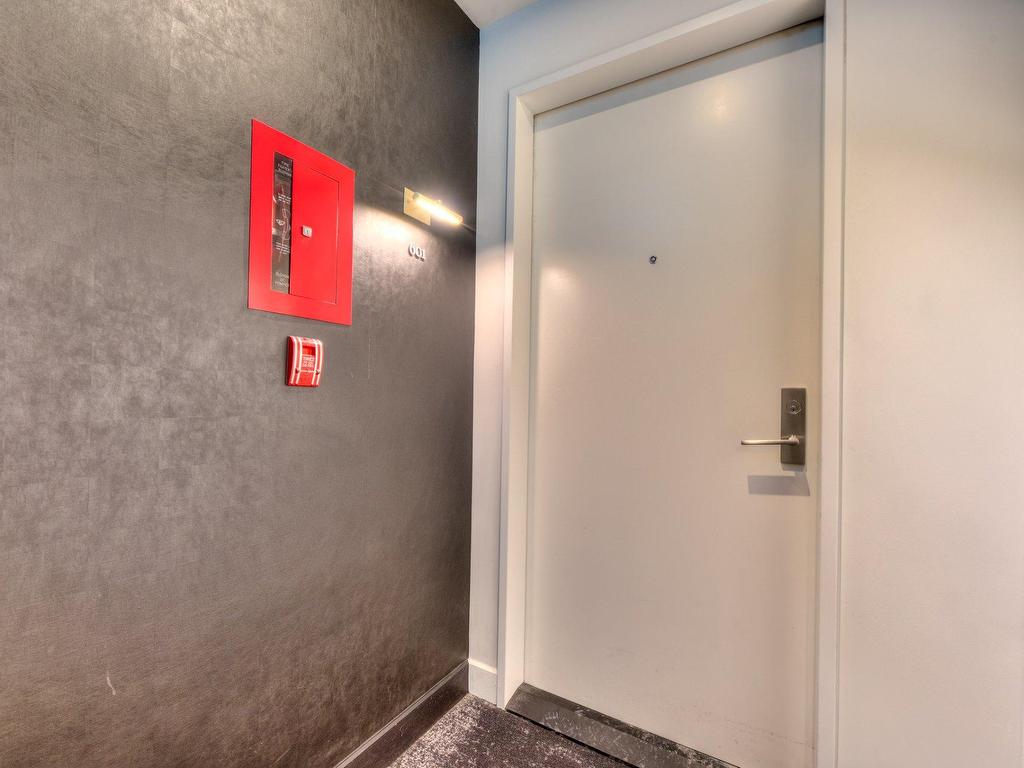 









1188


Rue St-Antoine O.

, 601,
Montréal (Ville-Marie),




QC
H3C1B4

