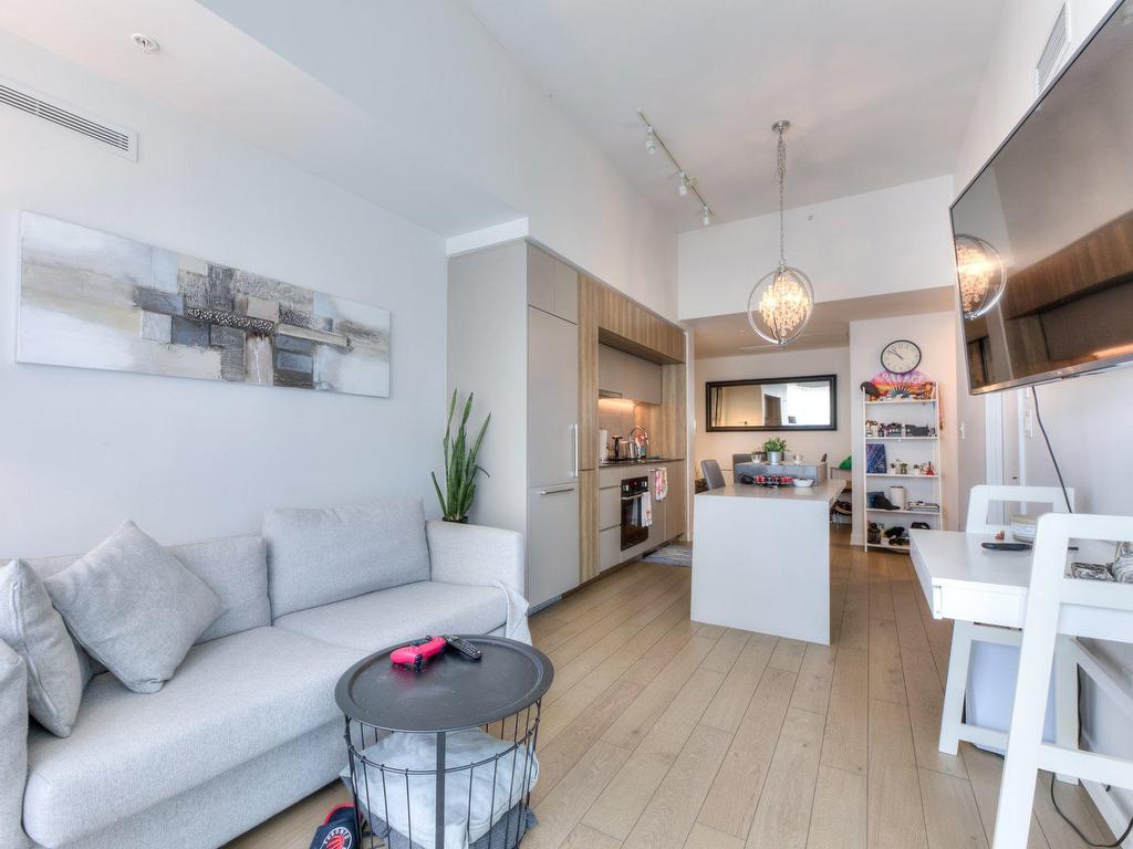 









1188


Rue St-Antoine O.

, 601,
Montréal (Ville-Marie),




QC
H3C1B4

