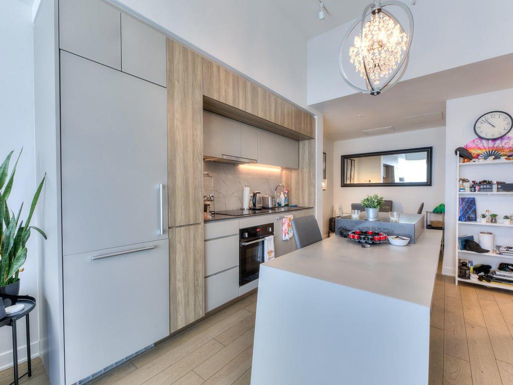 









1188


Rue St-Antoine O.

, 601,
Montréal (Ville-Marie),




QC
H3C1B4

