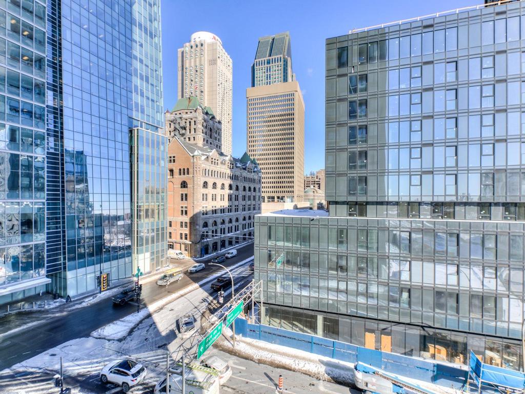 









1188


Rue St-Antoine O.

, 601,
Montréal (Ville-Marie),




QC
H3C1B4

