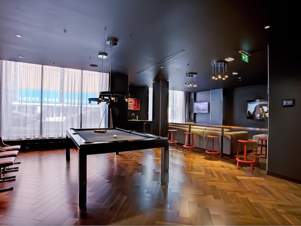 









1188


Rue St-Antoine O.

, 601,
Montréal (Ville-Marie),




QC
H3C1B4

