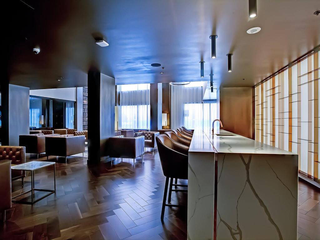 









1188


Rue St-Antoine O.

, 601,
Montréal (Ville-Marie),




QC
H3C1B4

