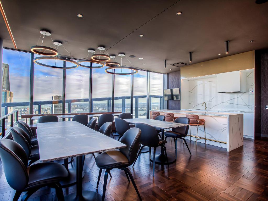 









1188


Rue St-Antoine O.

, 601,
Montréal (Ville-Marie),




QC
H3C1B4

