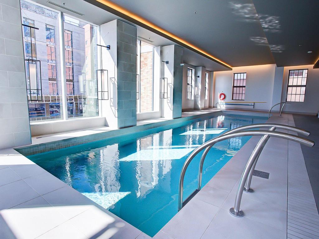 









1188


Rue St-Antoine O.

, 601,
Montréal (Ville-Marie),




QC
H3C1B4

