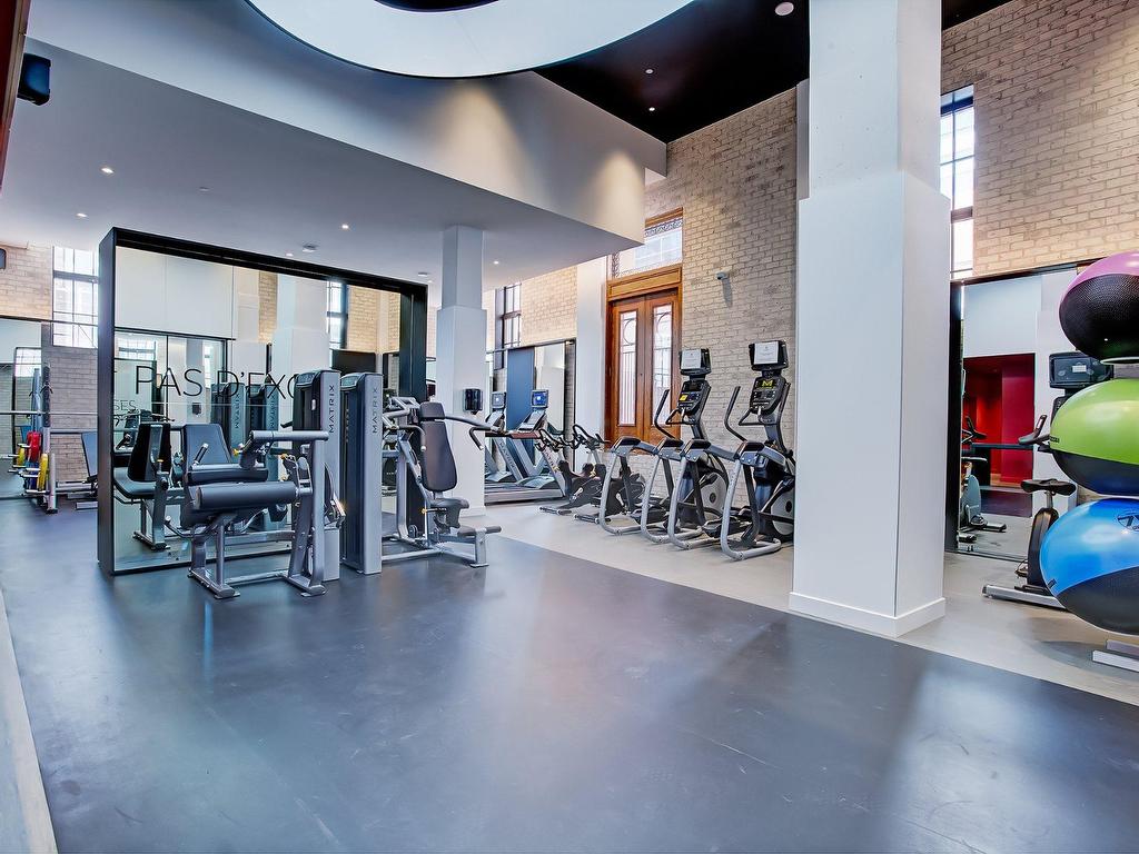 









1188


Rue St-Antoine O.

, 601,
Montréal (Ville-Marie),




QC
H3C1B4

