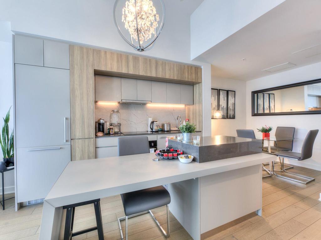 









1188


Rue St-Antoine O.

, 601,
Montréal (Ville-Marie),




QC
H3C1B4

