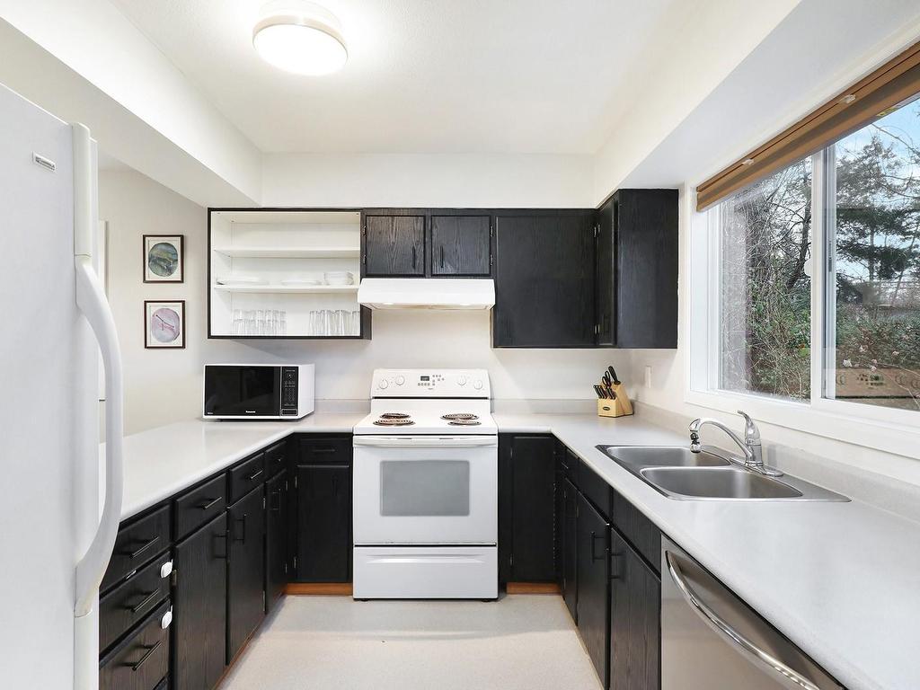 









255


Anderton

Ave, 20,
Courtenay,




BC
V9N 2G9


