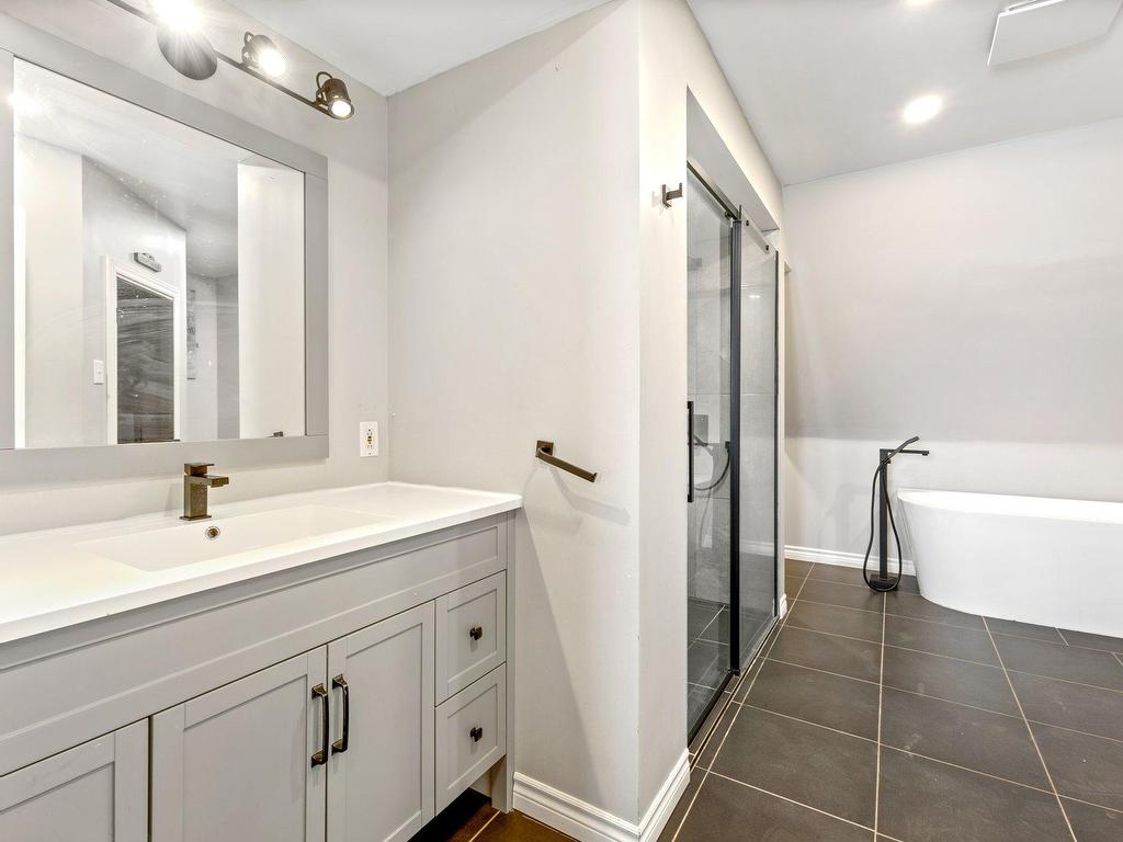 









49

 - 51


Rue du Bord-de-l'Eau

,
Lavaltrie,




QC
J5T1E5

