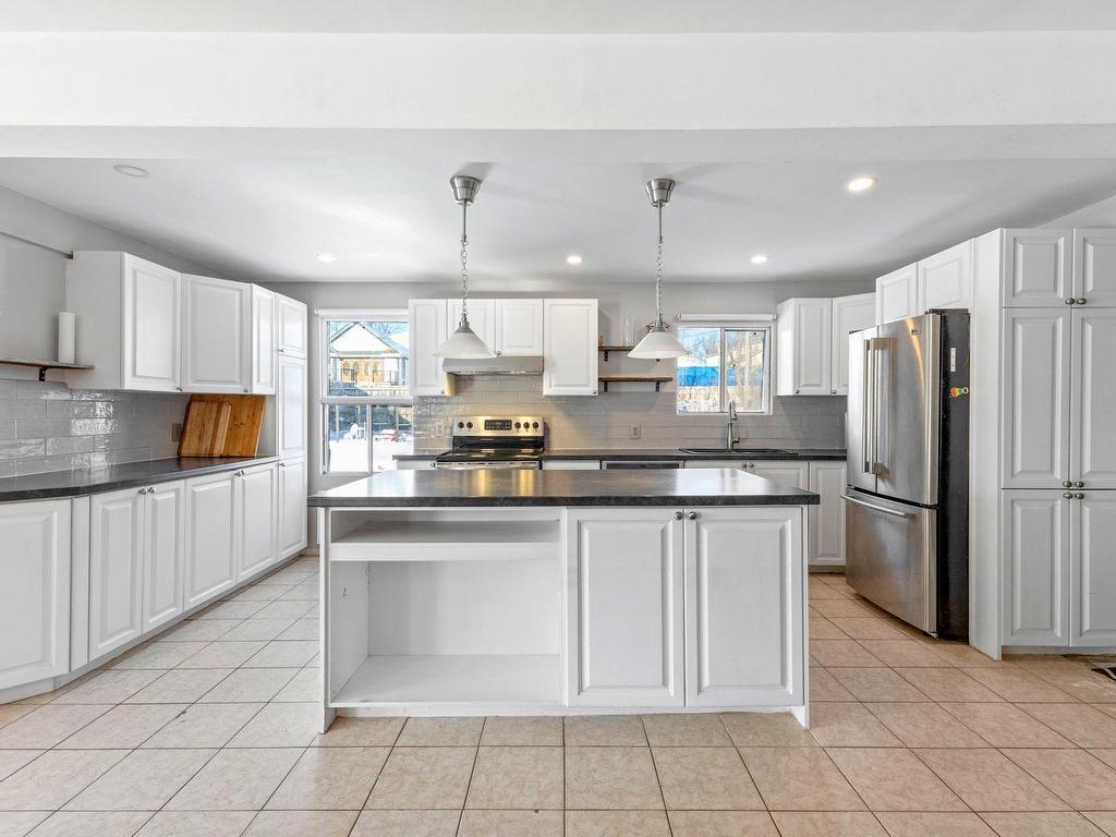 









49

 - 51


Rue du Bord-de-l'Eau

,
Lavaltrie,




QC
J5T1E5

