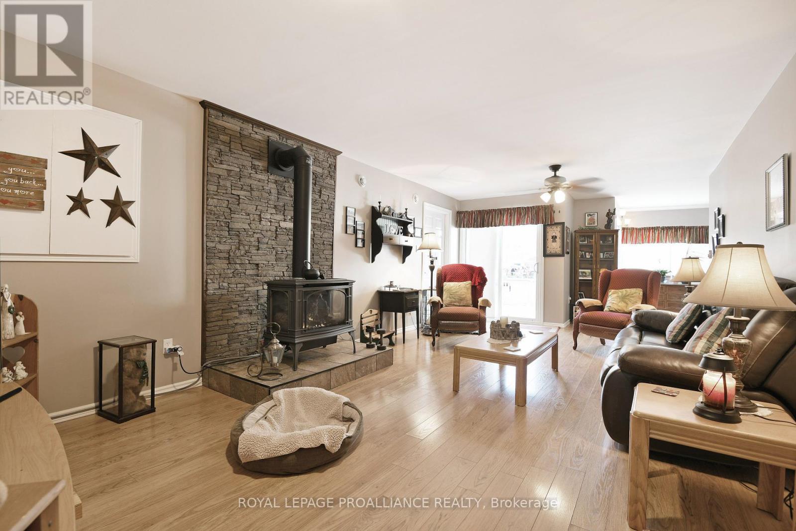 












8350 COUNTY ROAD 15 ROAD

,
Augusta,




Ontario
K0G1R0


