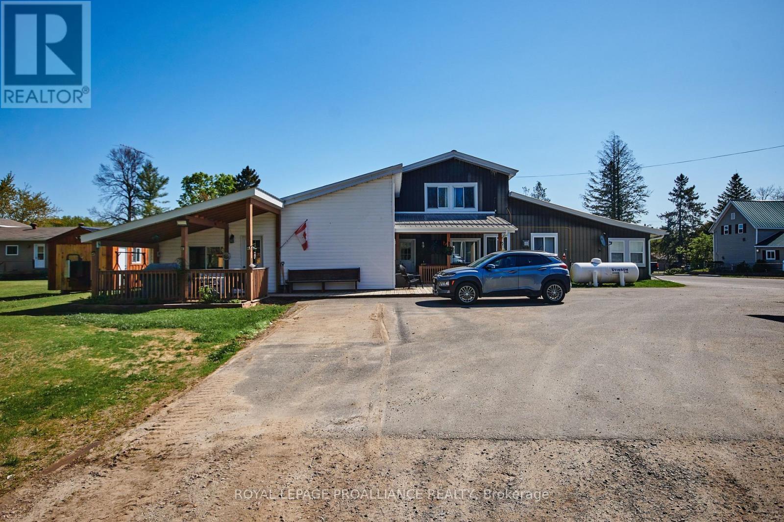 












8350 COUNTY ROAD 15 ROAD

,
Augusta,




Ontario
K0G1R0


