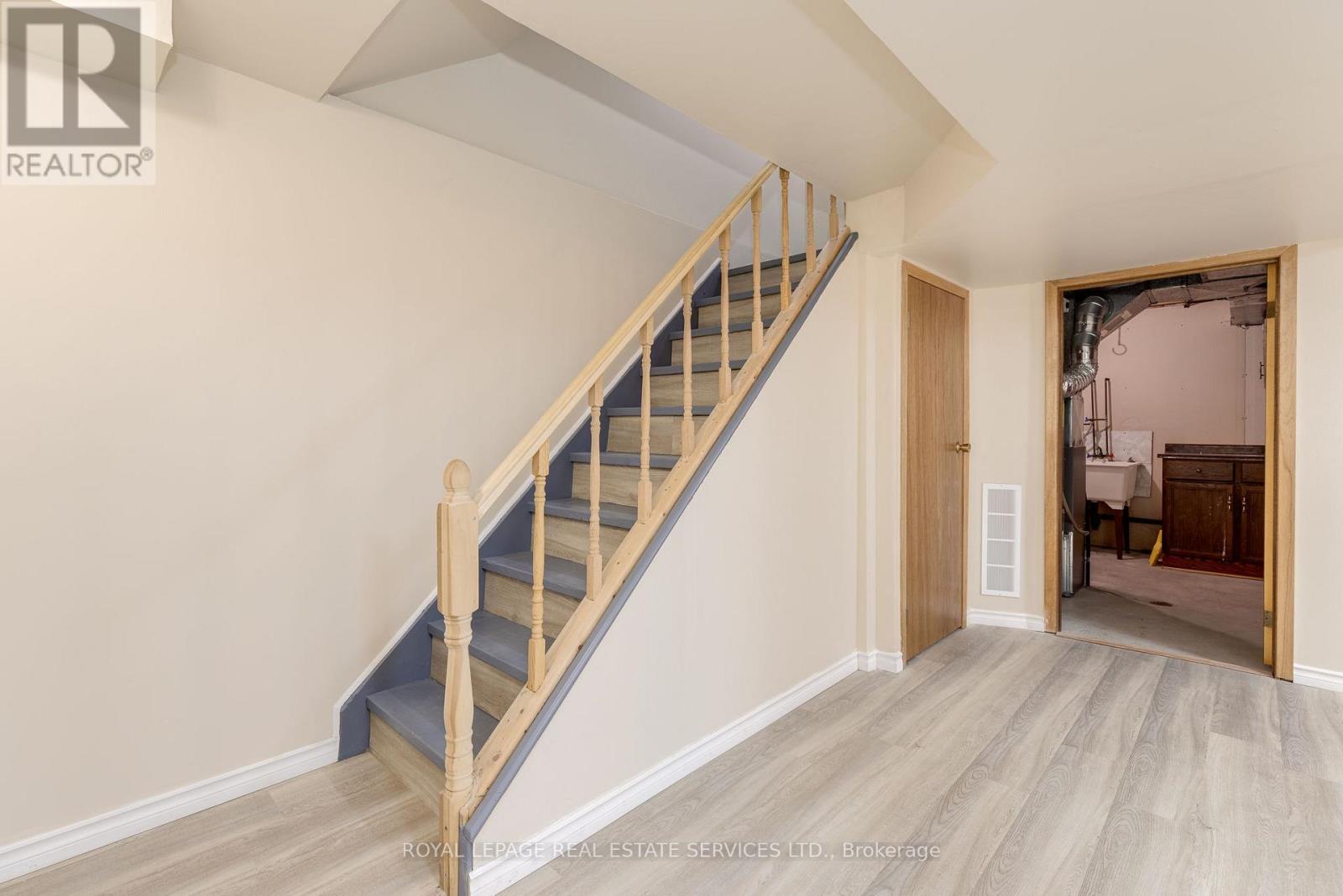 












9 LADY BOWER CRESCENT

,
Toronto,




Ontario
M1B4R2

