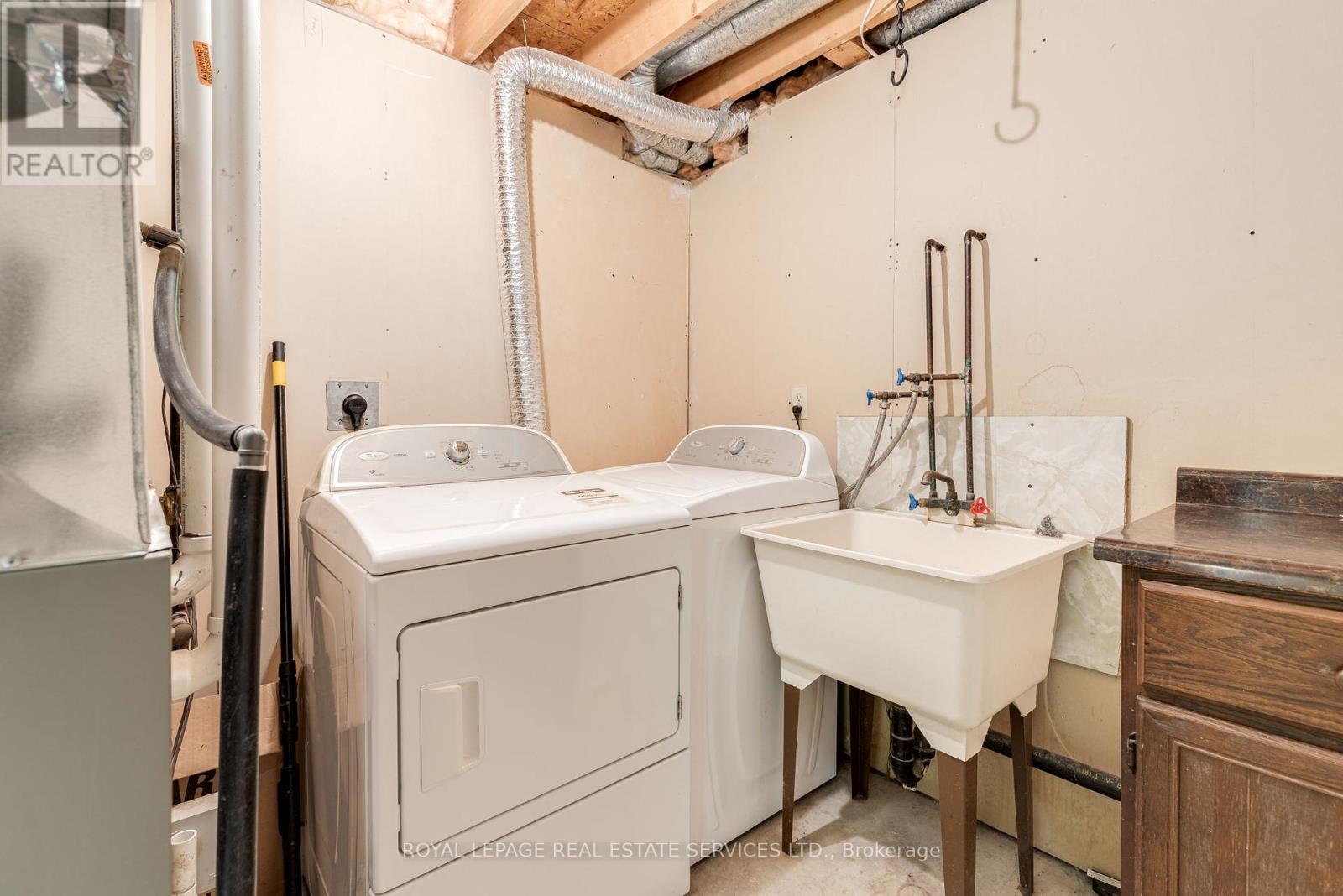 












9 LADY BOWER CRESCENT

,
Toronto,




Ontario
M1B4R2


