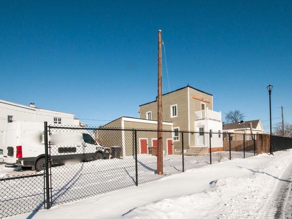 









305


Rue Laurier

,
Saint-Jean-sur-Richelieu,




QC
J3B6L2

