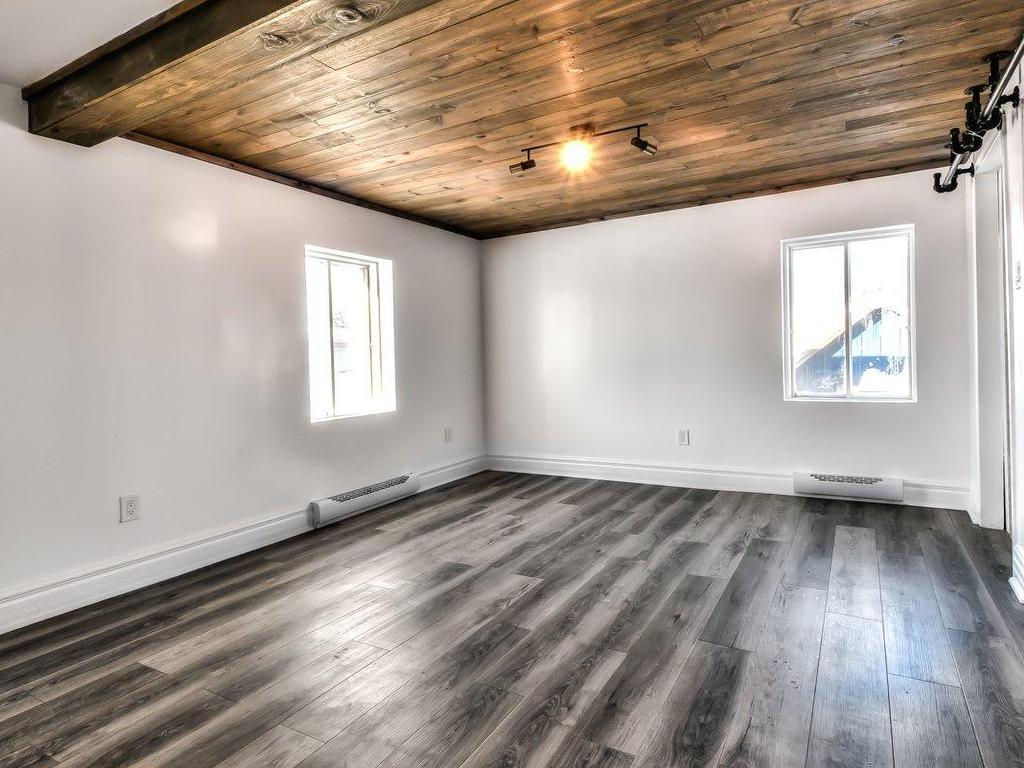 









305


Rue Laurier

,
Saint-Jean-sur-Richelieu,




QC
J3B6L2

