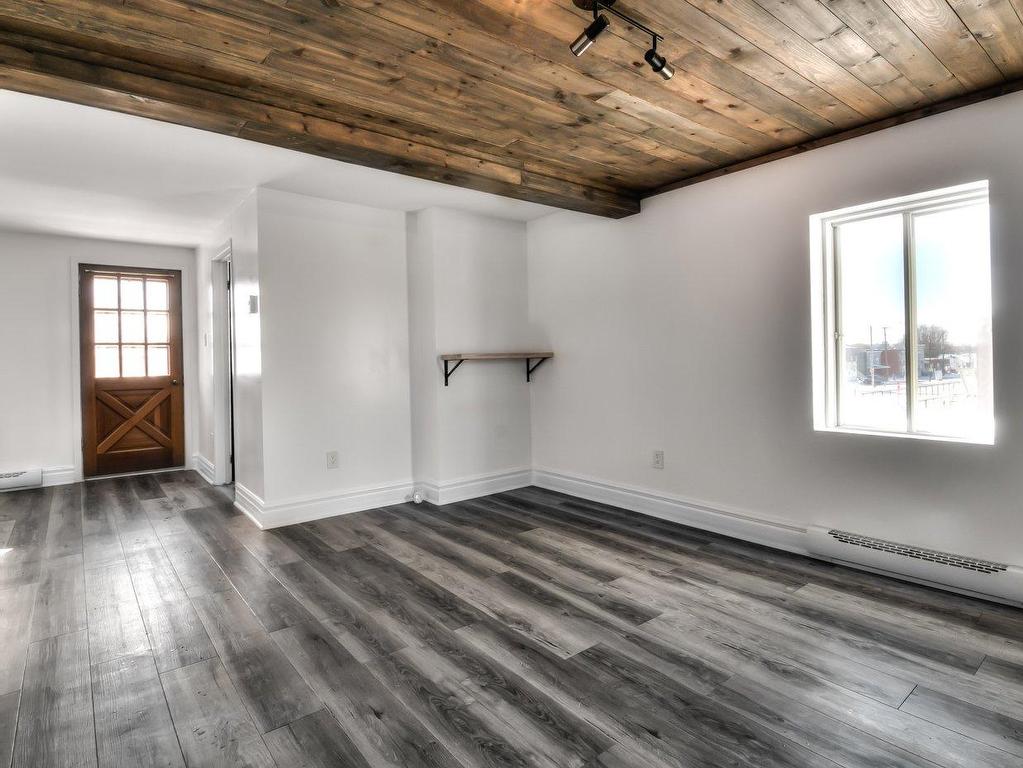 









305


Rue Laurier

,
Saint-Jean-sur-Richelieu,




QC
J3B6L2

