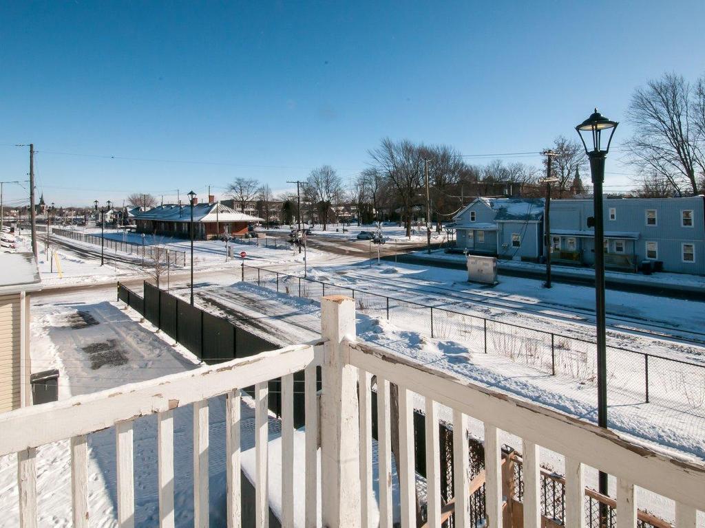 









305


Rue Laurier

,
Saint-Jean-sur-Richelieu,




QC
J3B6L2


