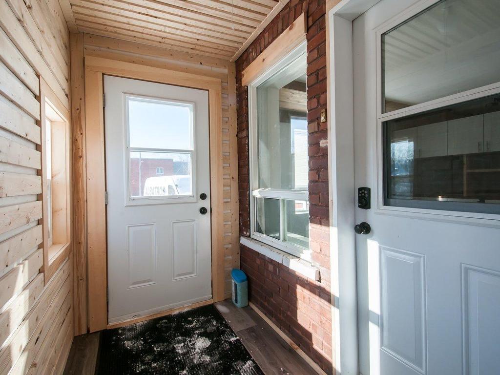 









305


Rue Laurier

,
Saint-Jean-sur-Richelieu,




QC
J3B6L2

