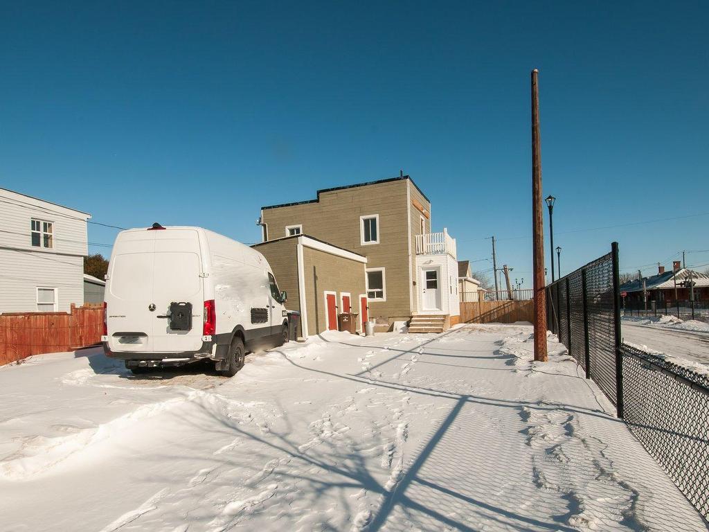 









305


Rue Laurier

,
Saint-Jean-sur-Richelieu,




QC
J3B6L2

