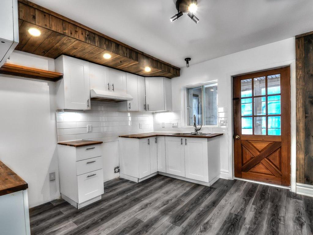 









305


Rue Laurier

,
Saint-Jean-sur-Richelieu,




QC
J3B6L2

