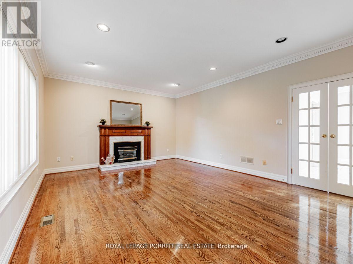












8 LOVILLA BOULEVARD

,
Toronto,




Ontario
M9M1C3

