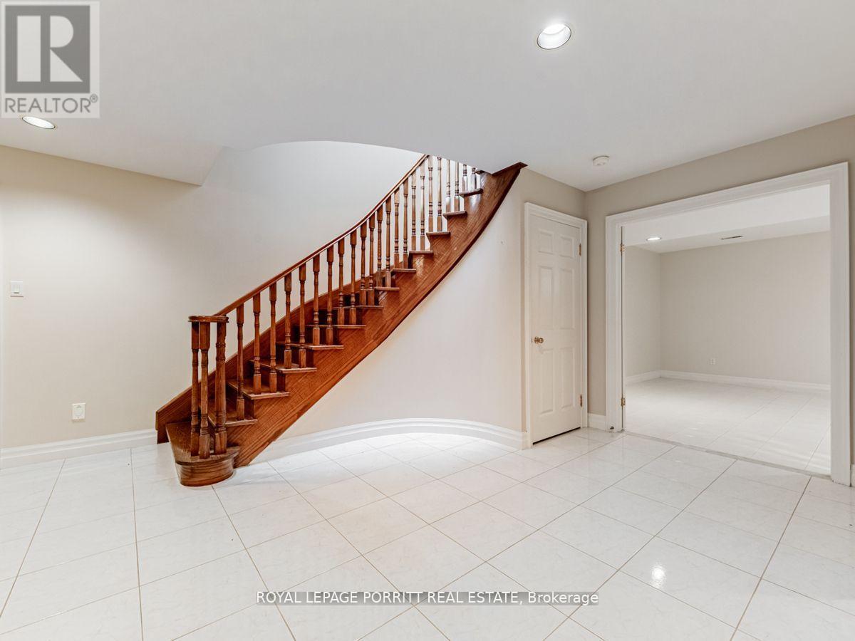 












8 LOVILLA BOULEVARD

,
Toronto,




Ontario
M9M1C3

