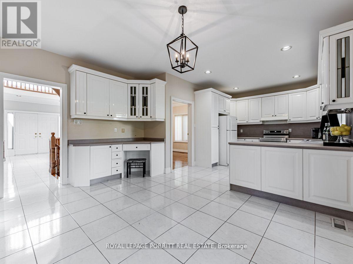 












8 LOVILLA BOULEVARD

,
Toronto,




Ontario
M9M1C3

