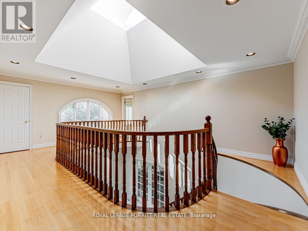 












8 LOVILLA BOULEVARD

,
Toronto,




Ontario
M9M1C3

