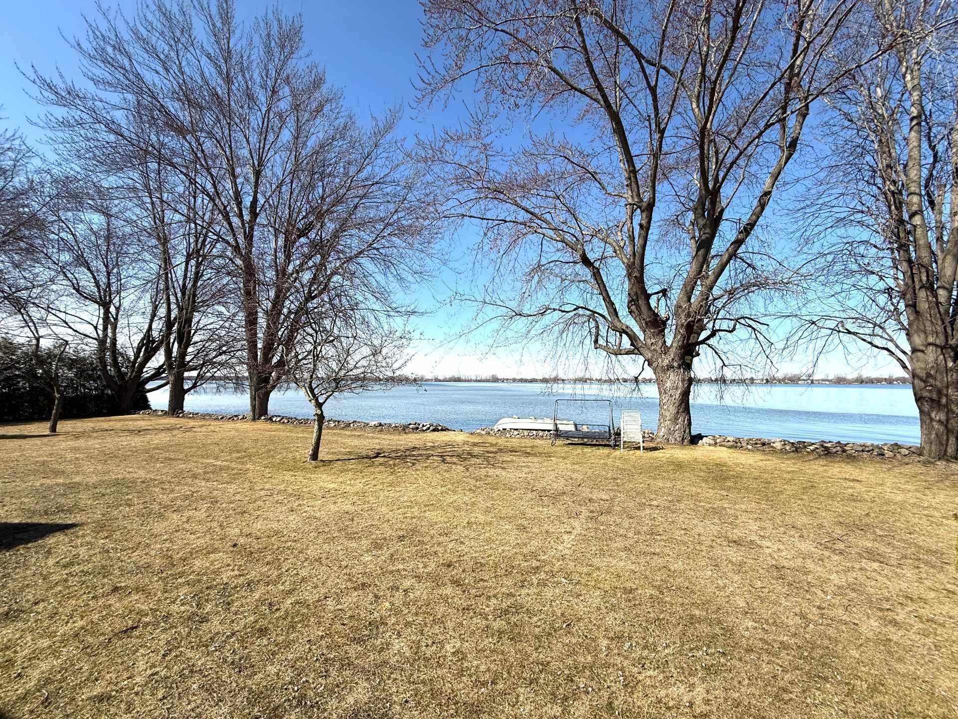 









6


48e Avenue

,
Sainte-Anne-de-Sabrevois,




QC
J0J2G0

