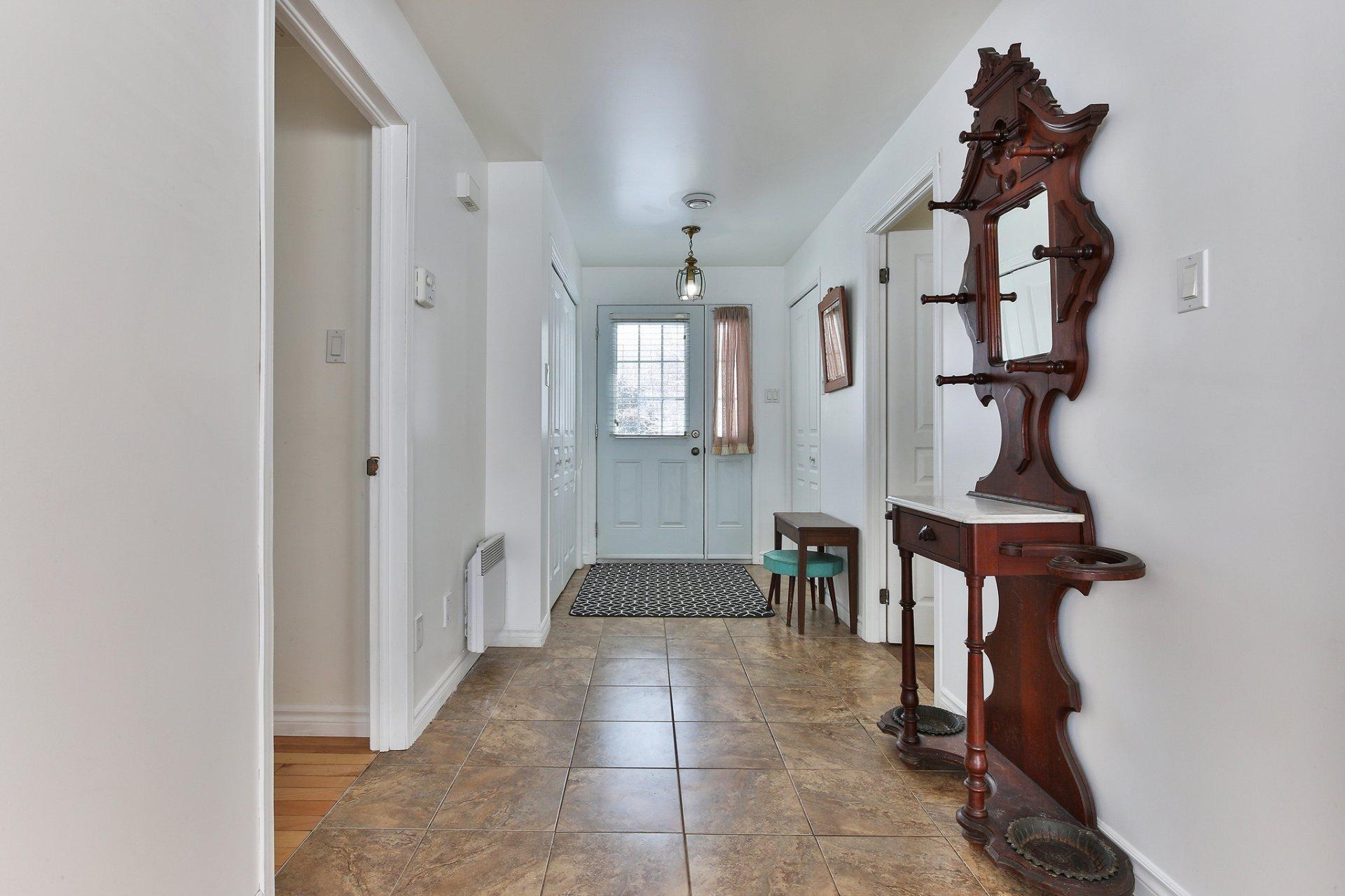 









6


48e Avenue

,
Sainte-Anne-de-Sabrevois,




QC
J0J2G0

