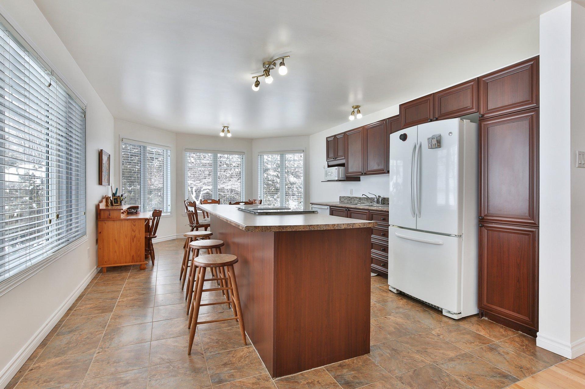 









6


48e Avenue

,
Sainte-Anne-de-Sabrevois,




QC
J0J2G0

