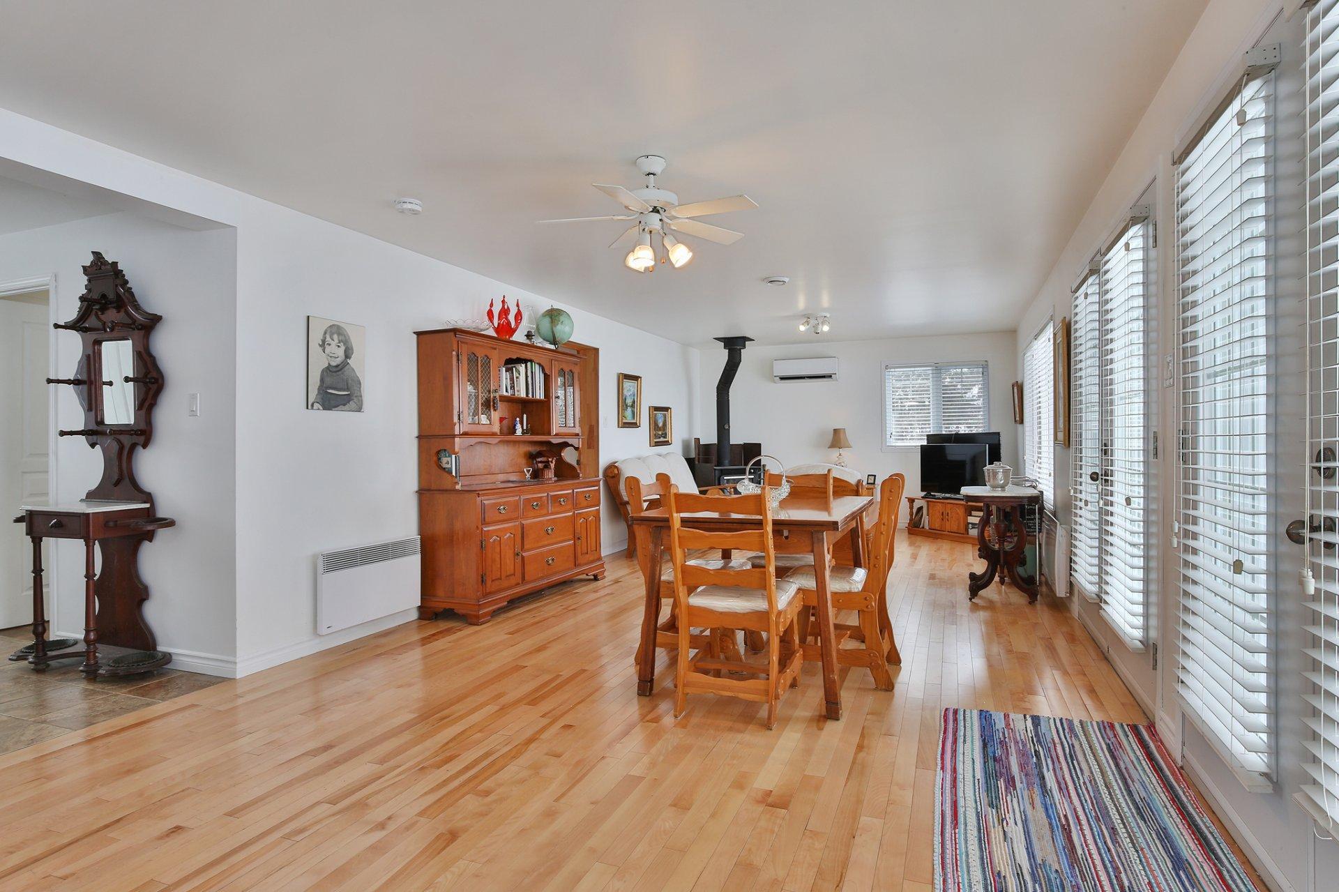 









6


48e Avenue

,
Sainte-Anne-de-Sabrevois,




QC
J0J2G0

