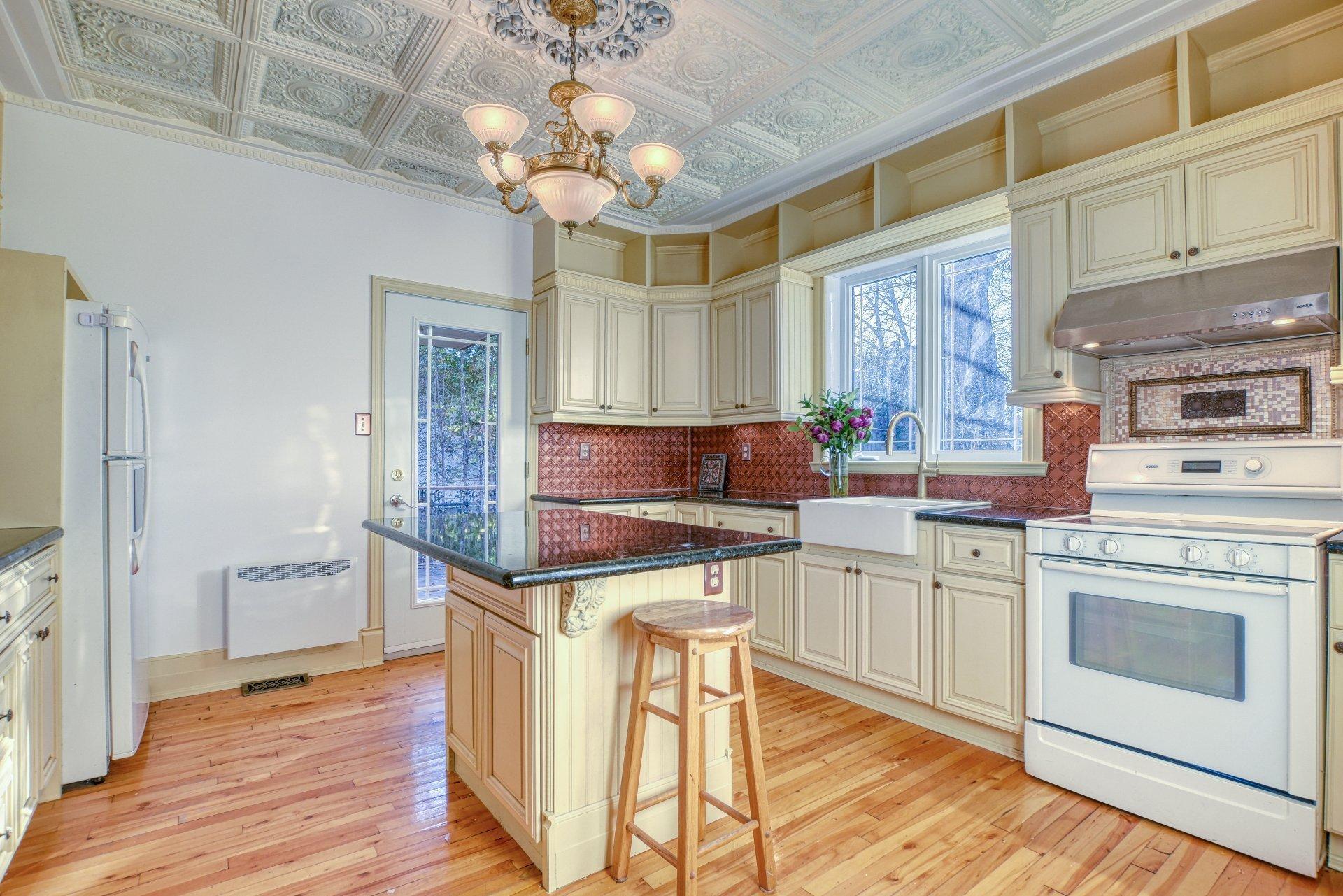 









45


Boul. de l'Union

,
Saint-Lambert,




QC
J4R2M4


