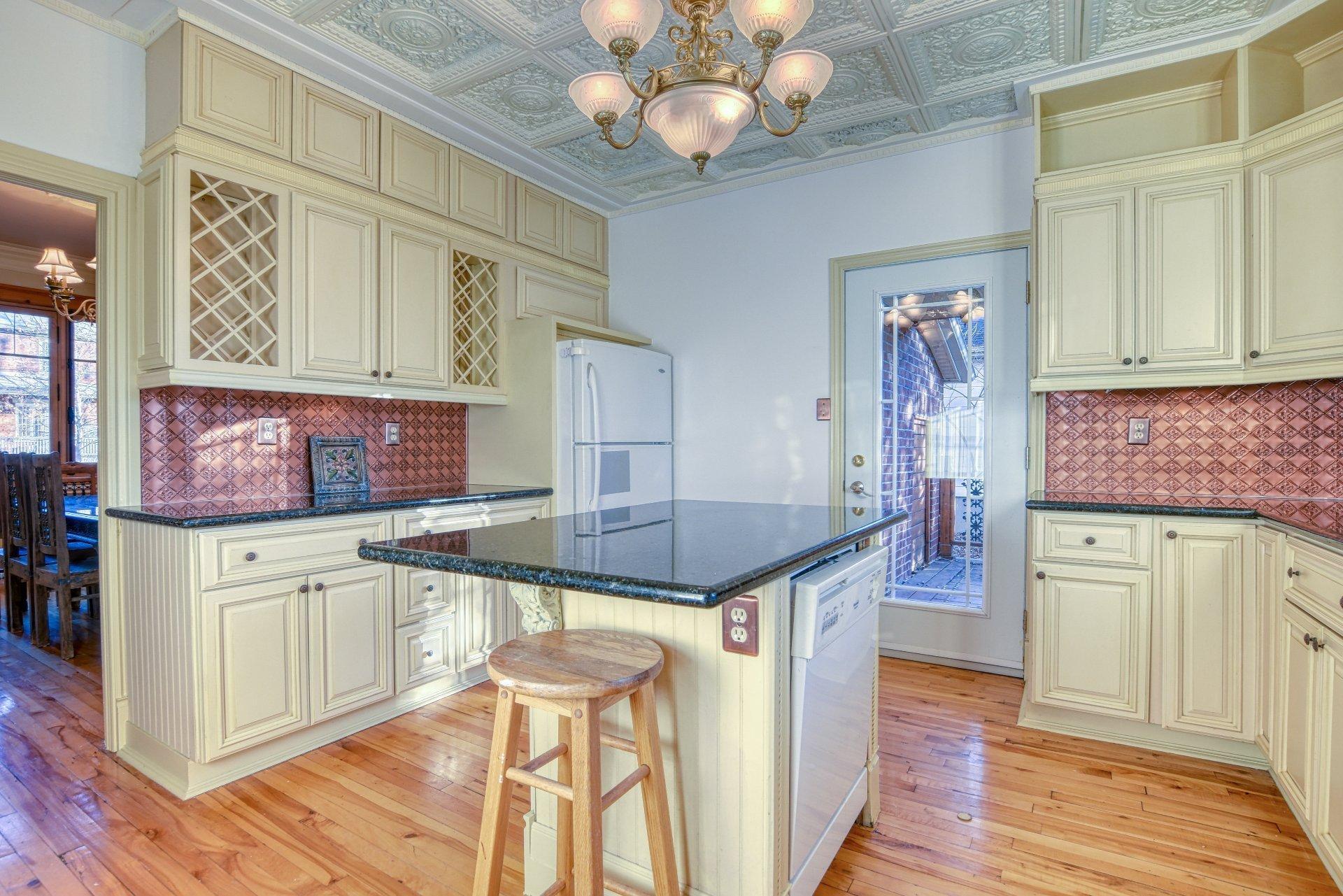 









45


Boul. de l'Union

,
Saint-Lambert,




QC
J4R2M4

