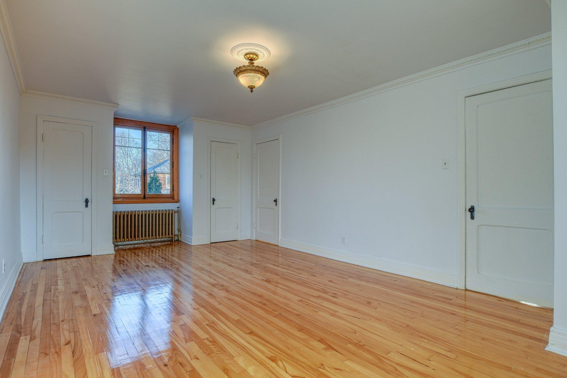 









45


Boul. de l'Union

,
Saint-Lambert,




QC
J4R2M4

