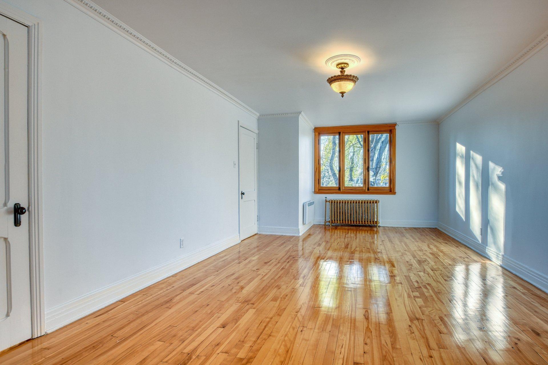 









45


Boul. de l'Union

,
Saint-Lambert,




QC
J4R2M4

